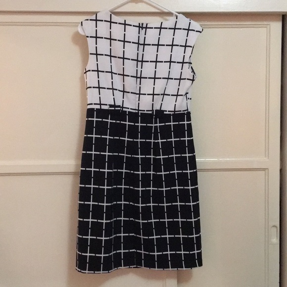 Dress in good condition - Picture 8 of 8